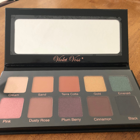 Violet Voss Essentials Eyeshadow Palette - Picture 1 of 4